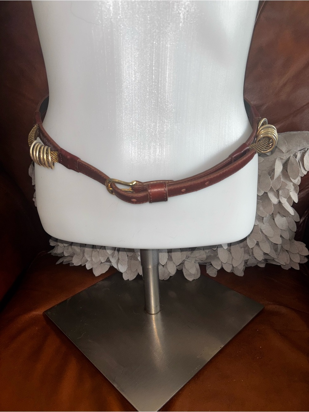 Vintage Dame Belt & Bag Italian Leather Gold Ring Accent Belt M/L